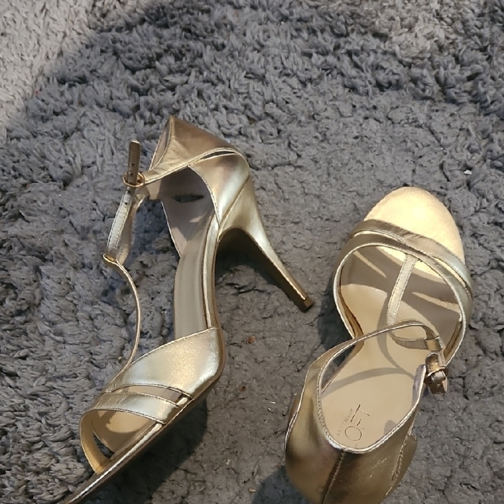 Elegant Gold Stiletto Heels